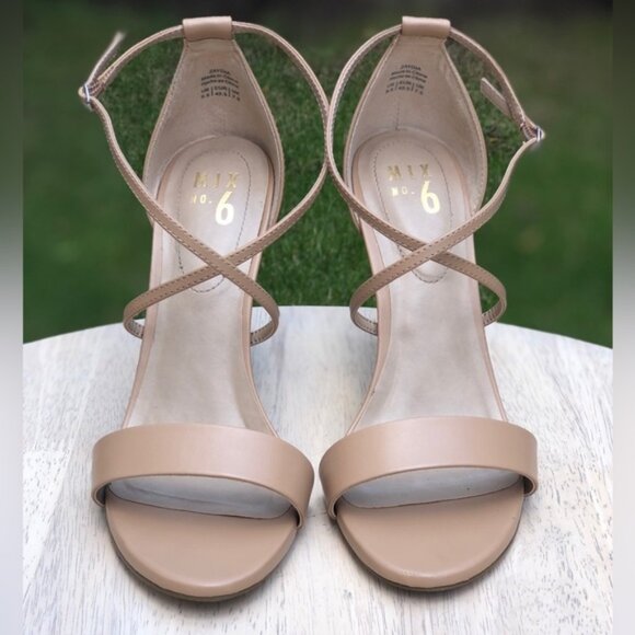 ✨HP✨ SUPER SEXY STRAPPY NUDE SANDALS Women’s Size 9.5 - Picture 2 of 9